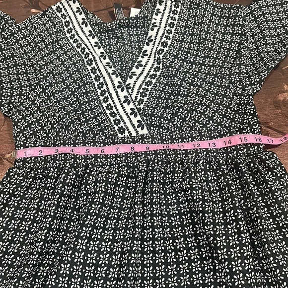 Women's Black and White Dress - Picture 7 of 9